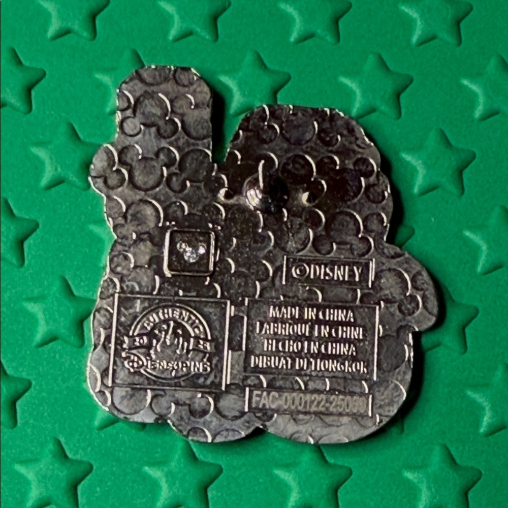 Disney Cheshire Cat 2025 Enamel Pin - Picture 2 of 2
